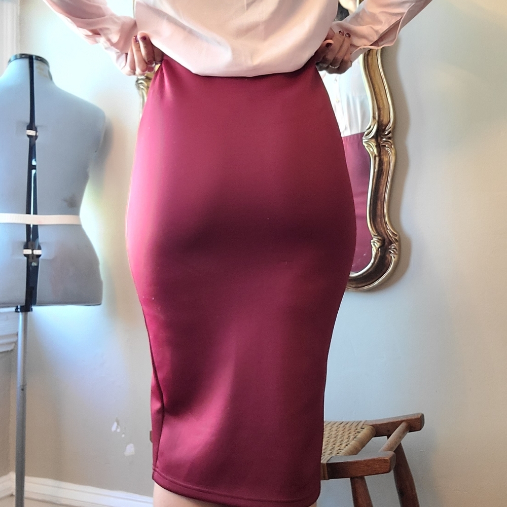Glamorous Burgandy Pencil Skirt - Picture 3 of 8